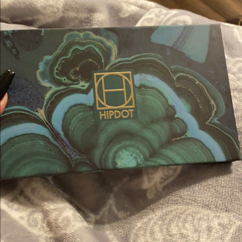Hipdot eyeshadow palette new